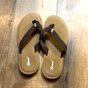 Just Speed size 7 flip flops